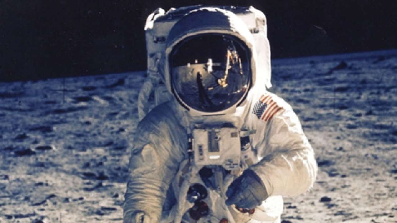 “Happy Space Suits” Developed To Control The Depression Of Astronauts