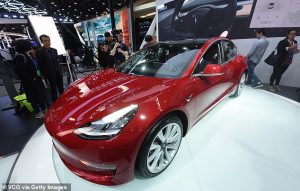 Customers Likely To Respond Favorably To Tesla's Plan To Sell Cars Online